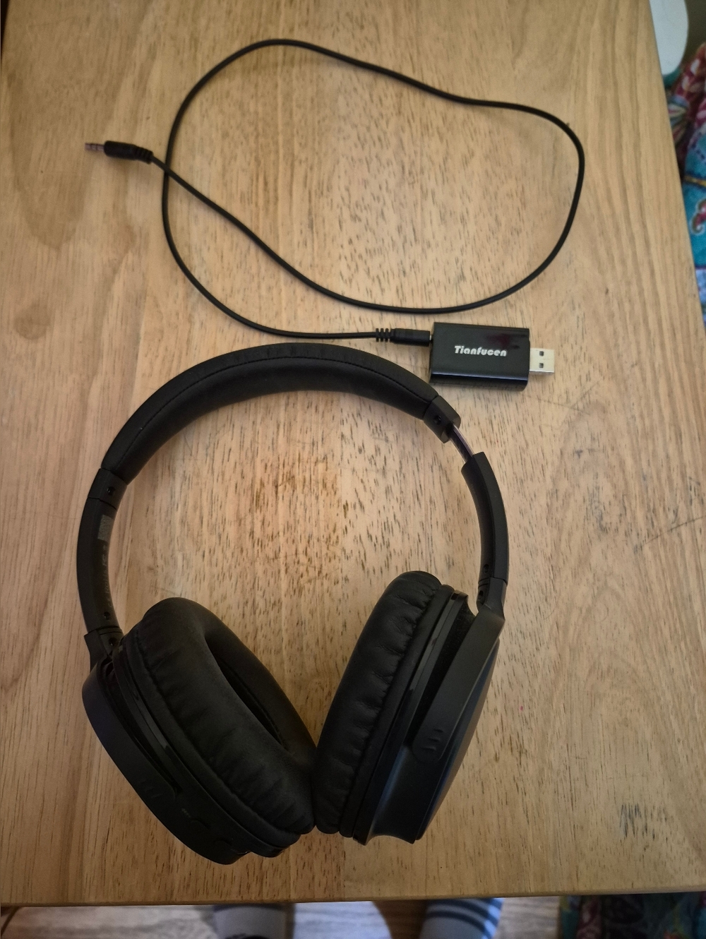 Tianfucen BKM400 Wireless Headphones With USB Transmitter And 3.5mm Audio Cable